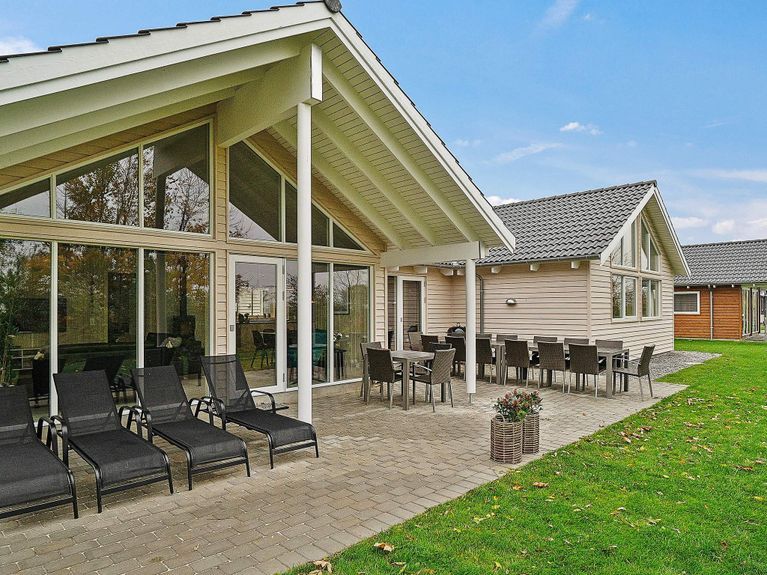 Ferienhaus mit Pool in Kappeln (Ostsee) für 18 Personen + 2 Hunde in Kappeln