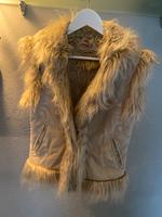 Weste Only Gr.S beige neuwertig Hessen - Borken Vorschau
