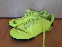 Nike Hallen-Fußballschuhe in Größe 39 Bayern - Ingolstadt Vorschau