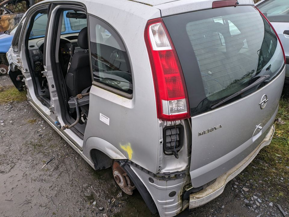 Schlachtfest Opel Meriva,Blau Z21B,Grau Z163,Schwarz in Gronau (Westfalen)