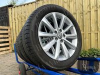 ORIGINAL VW Passat B8 NEUWERTIGE ALUFELGEN ➡️ 4x 17 ZOLL SOMMERRÄDER 3G0601025C 5x112 Typ Helsinki ➡️ Felgen 215/55 R17 GOODYEAR Reifen Sommerreifen Sommer Skoda Superb Nordrhein-Westfalen - Bünde Vorschau