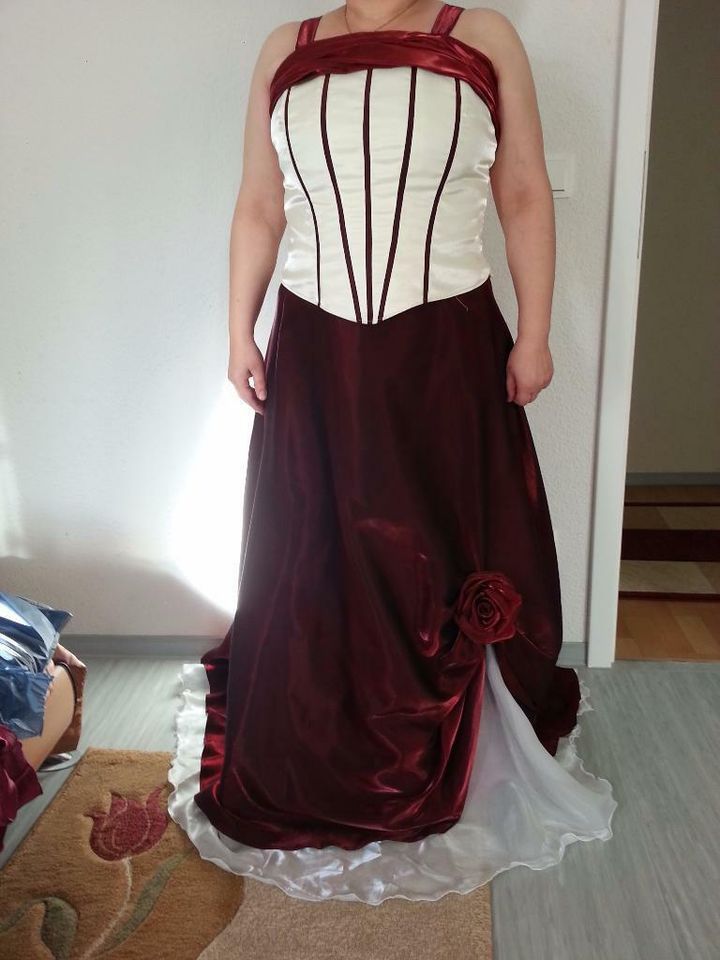 Abendkleid Bordo Weiß mit Bolero in Wuppertal