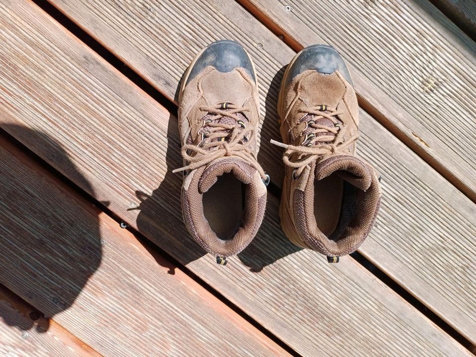 Keen Sandalen, Meindl Wanderschuhe, Filii Halbschuhe in Bad Abbach