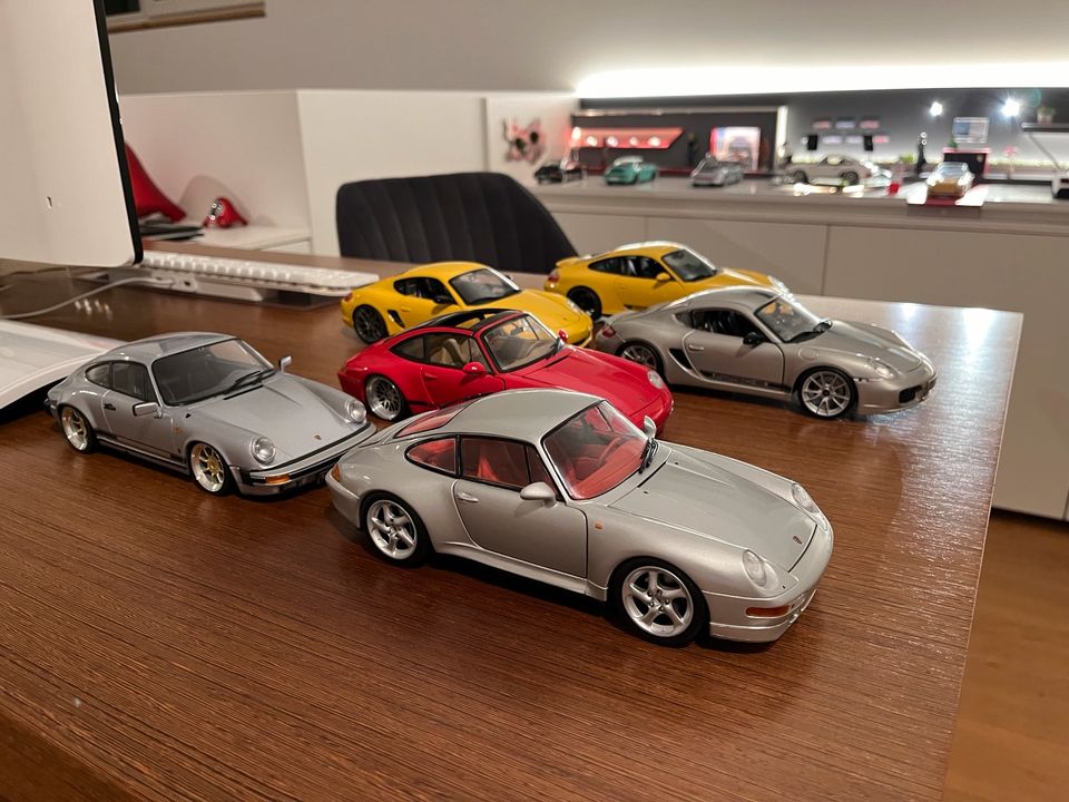 Diverse 1:18 Porsche 911 und Cayman Modelle in Passau