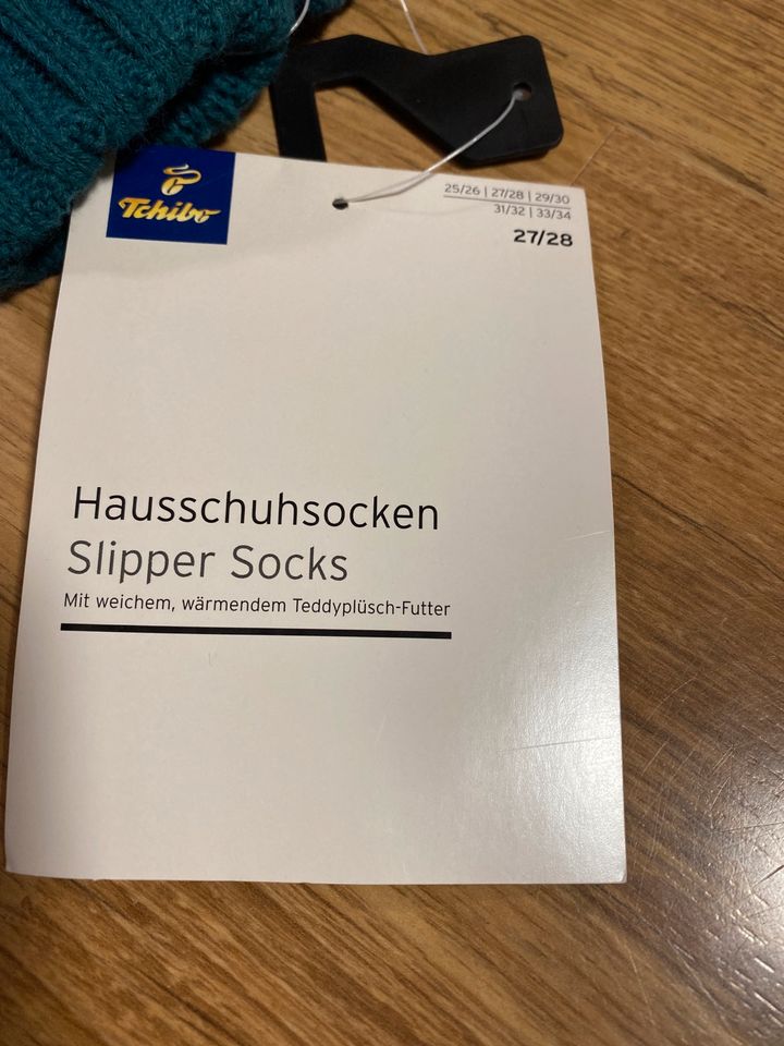 Tchibo TCM Hausschusocken 27/28 neu warm gefüttert antirutsch in Niedereschach