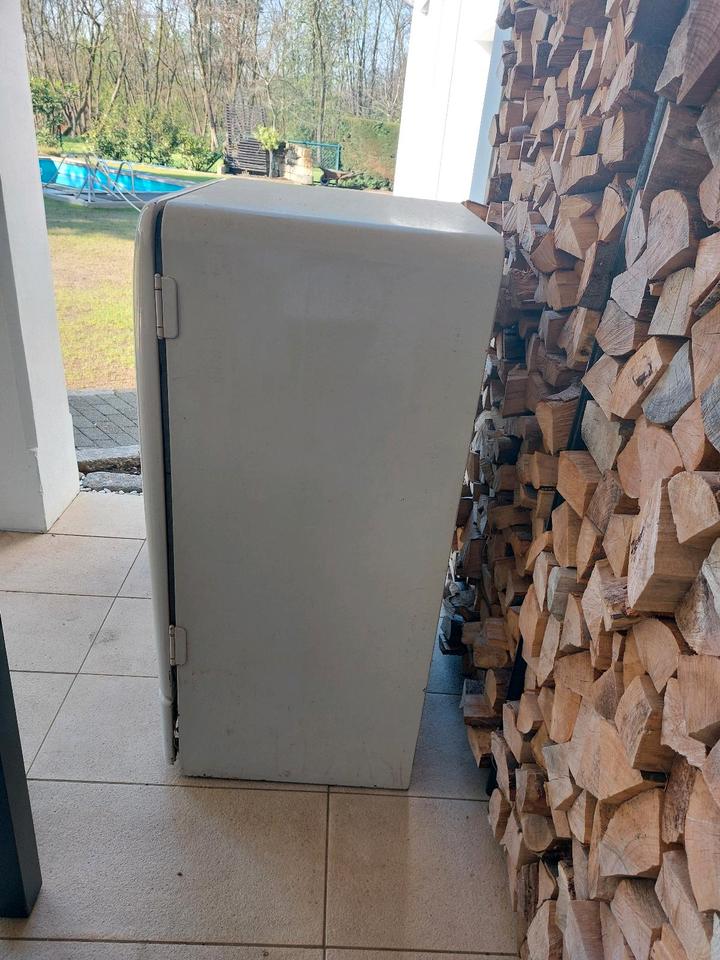 retro vintage Kühlschrank  alt Deko Werkstatt  Garage Siemens in Coswig