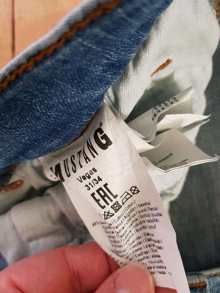 Mustang Jeans 31/34 Top Zustand in Ratzeburg