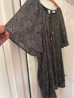 Leiche Bluse/Shirt schwarz weiß Nordrhein-Westfalen - Würselen Vorschau