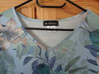 Gr.48, NEU,schickes Shirt, bunte Lilien, M-collection, inkl. Vers Berlin - Spandau Vorschau