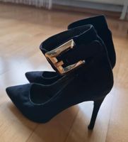 Schuhe High Heels schwarz echtes Leder goldene Schnalle Größe 37 Bayern - Ingolstadt Vorschau