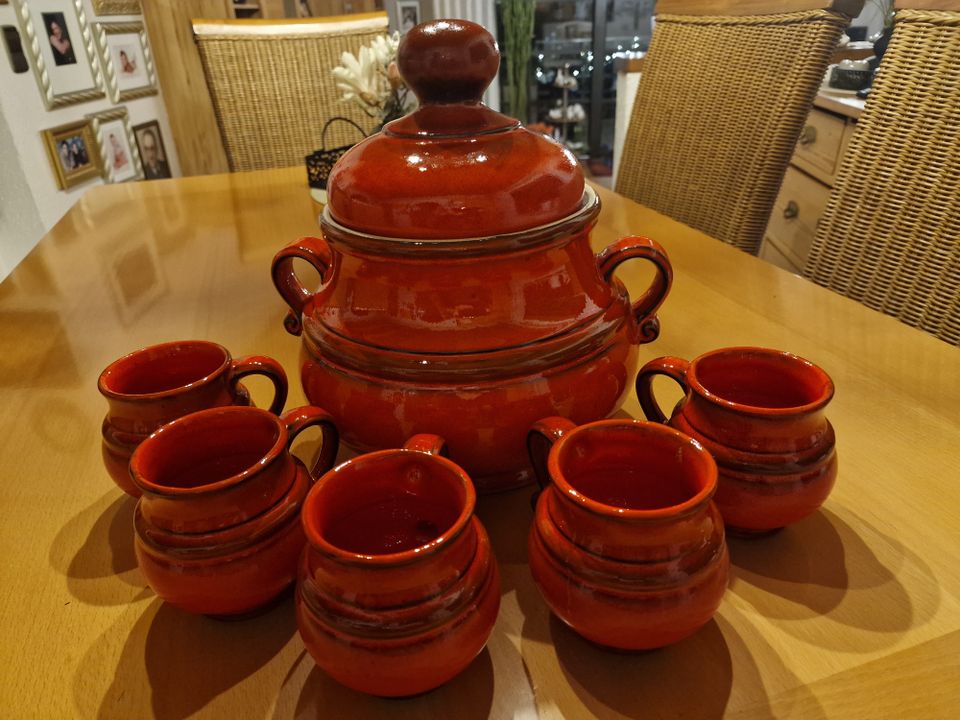 Sehr schönes Bowleservice, rot, Keramik, 6 teilig in Hofkirchen