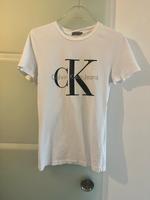 Calvin Klein t-Shirt gr.xs wenig getragen München - Bogenhausen Vorschau