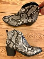 Ugg W Kingsburg Stiefelette Größe 40 Hamburg-Nord - Hamburg Uhlenhorst Vorschau