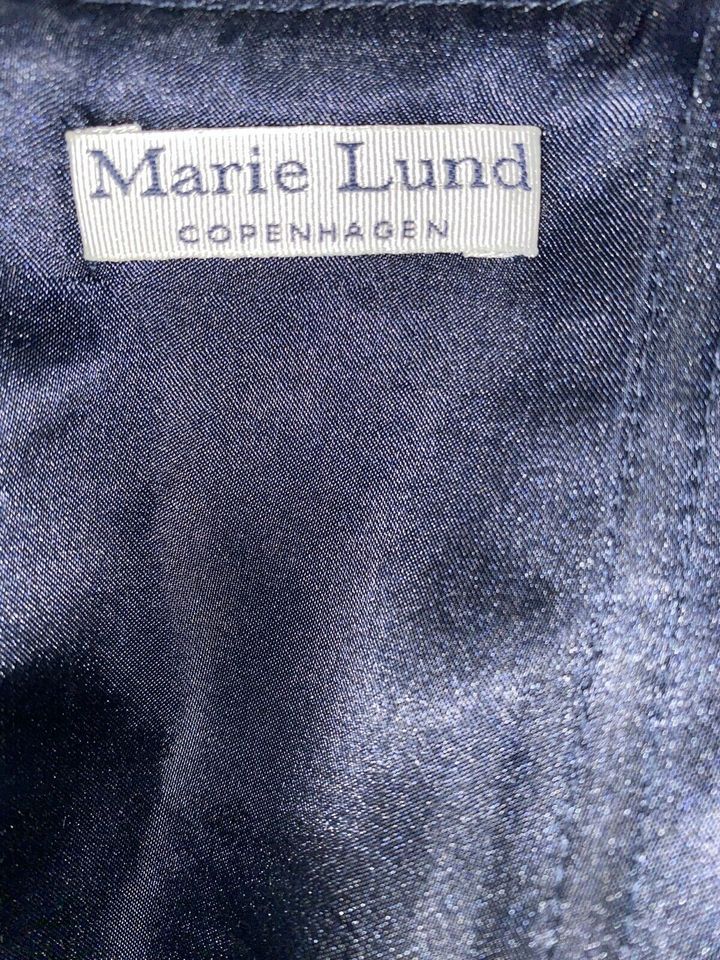 blaues Abendkleid von Marie Lund in Cremlingen