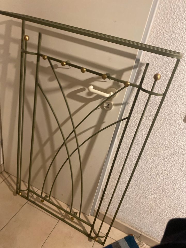 Garderobe mit Spiegel in Moers