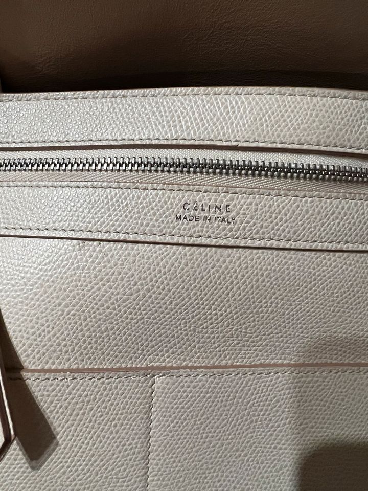 Celine Schultertasche Creme Leder in Valley