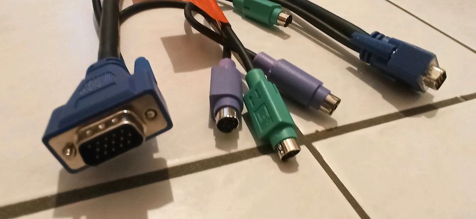 Kabel mit 15-pinVGA und 2x PS/2 von Rittal für Tastatur und Mouse in Hannover