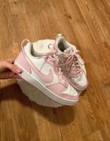 Nike Court Borough rosa Niedersachsen - Bad Nenndorf Vorschau