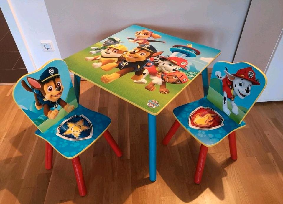 Paw Patrol Set Tisch und zwei Stühle in Stralsund