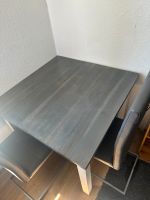 Holztisch mit zwei Stühlen Güstrow - Landkreis - Güstrow Vorschau