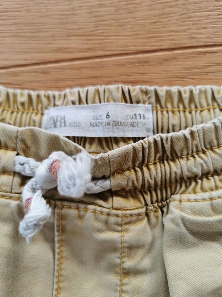 Schöne Shorts  116 in Erpel