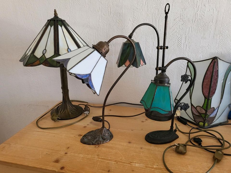 5 schöne " Tiffany Stil" Tisch und Wand Lampen in Treuchtlingen