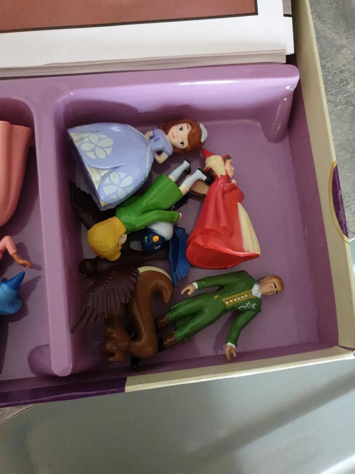 Sofia die Erste Buch mit Spielfiguren Disney Junior in Hemer