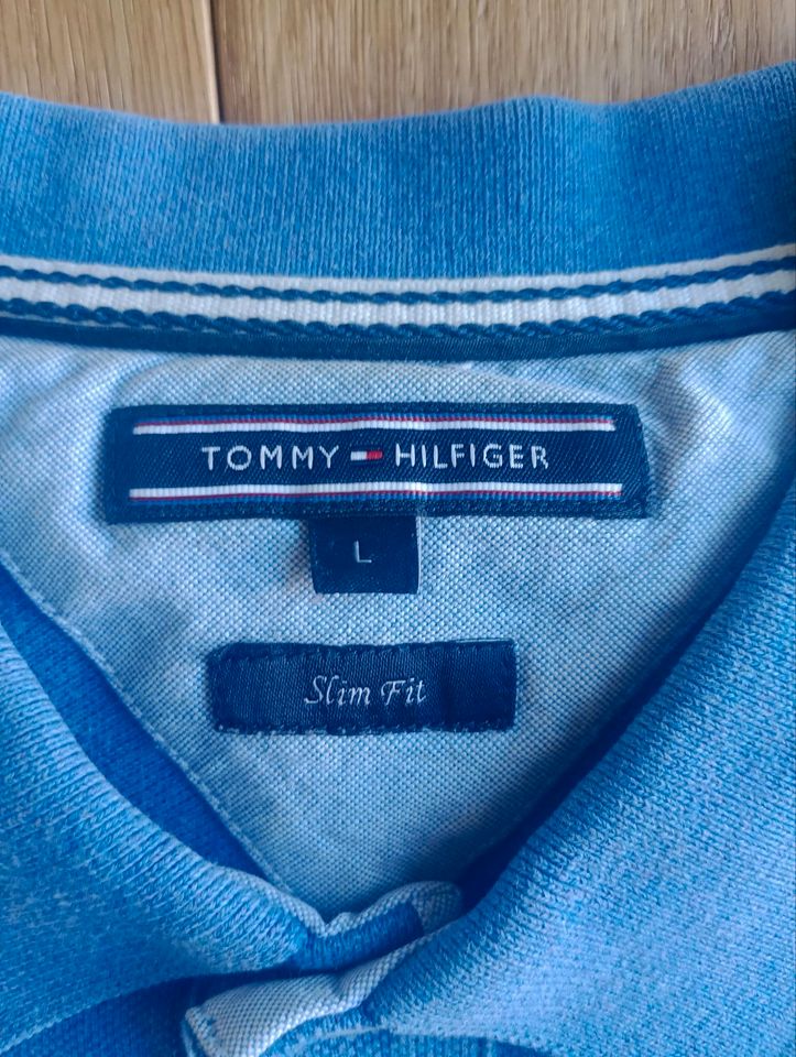 Tommy Hilfiger Poloshirt in hellblau, Gr. L in Erlangen