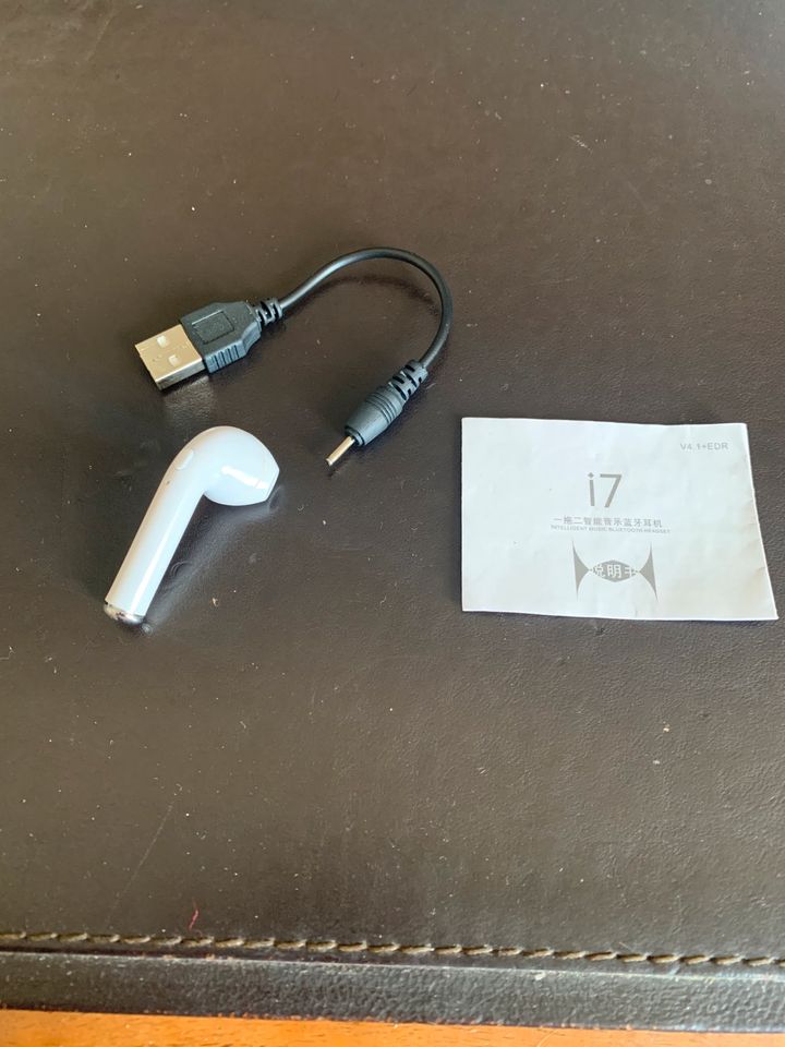 i7 Bluetooth EarPod mit Ladekabel in Eningen