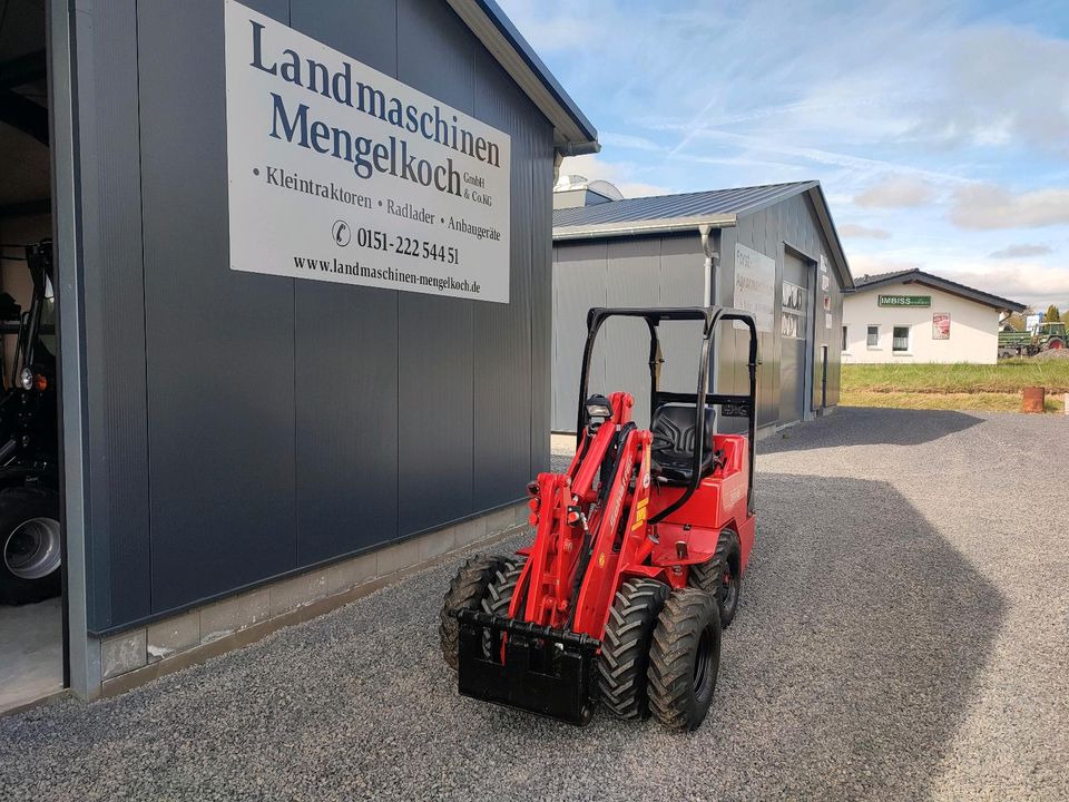 Hoflader Radlader Schäffer 2028 L-H Gebrauchtfahrzeug Stalllader in Auderath