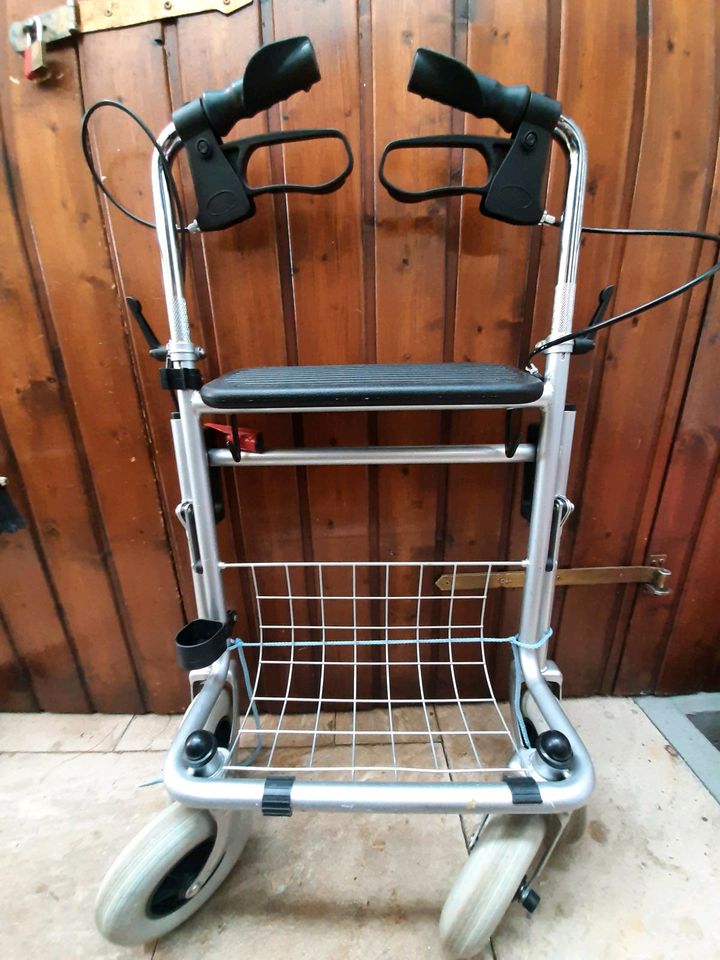 Rollator neuwertig in München