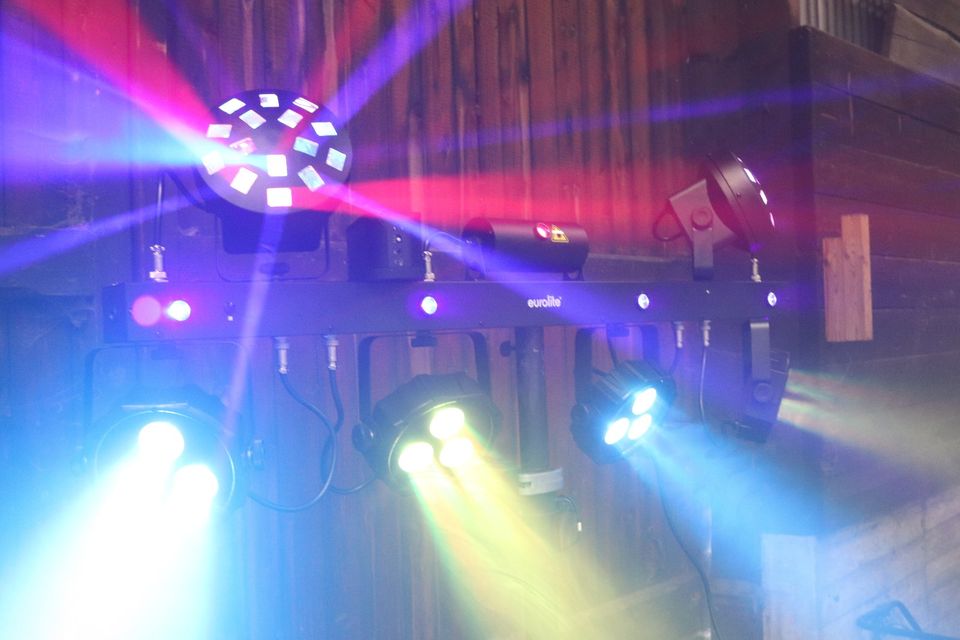 ✅ MIETEN Lichtanlage Lichtset Laser Partylicht Party LED Par KLS in Hamburg