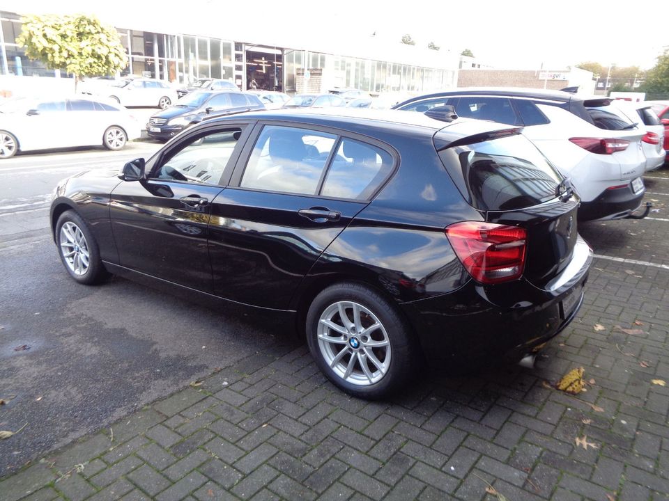 BMW 1 Lim. 5-trg. 116i Advantage*NAVI*ALU*PDC*TOP* in Ratingen