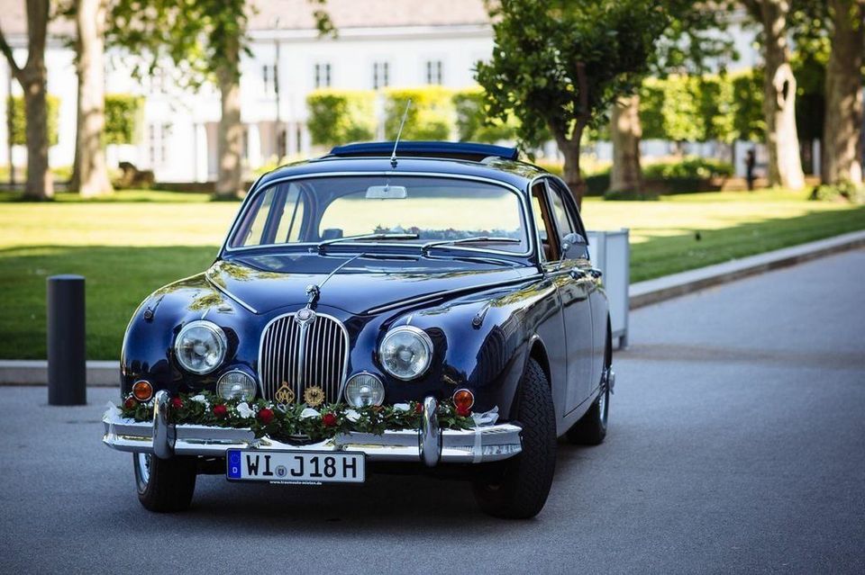 Oldtimer von Jaguar als Hochzeitsauto mit Chauffeur mieten in Wiesbaden