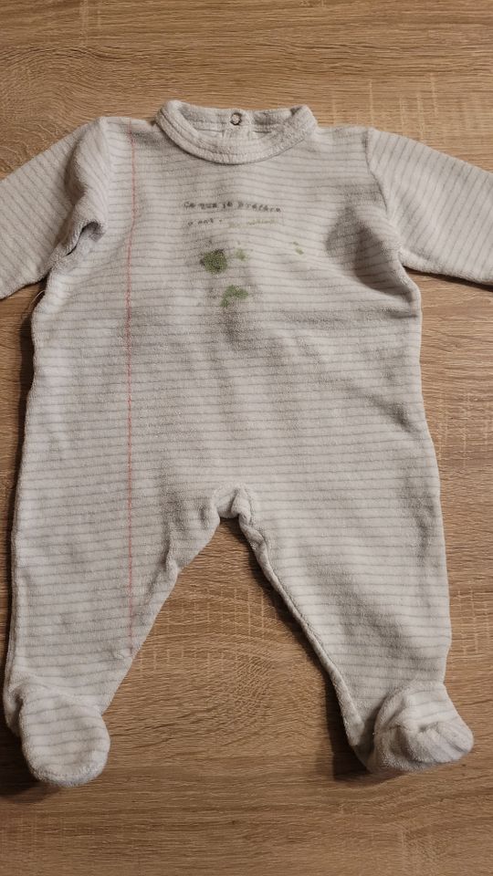 Baby-Schlafanzüge Größe 50/56/62 pro Stück 2,50 Euro in Bad Homburg