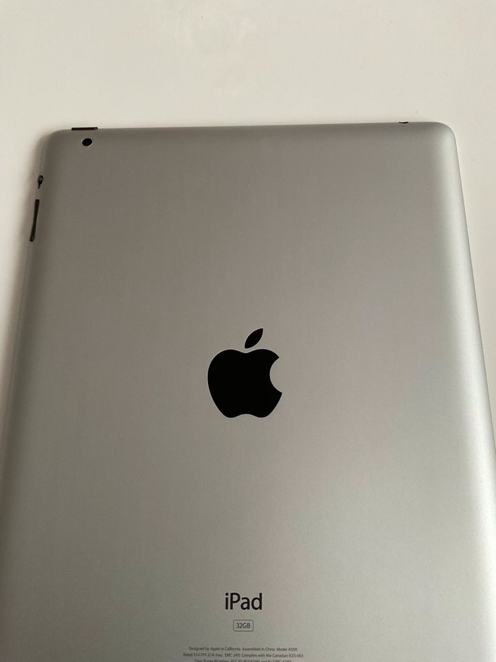 Apple iPad 2 Space Grau 32 GB /WiFi in Cloppenburg