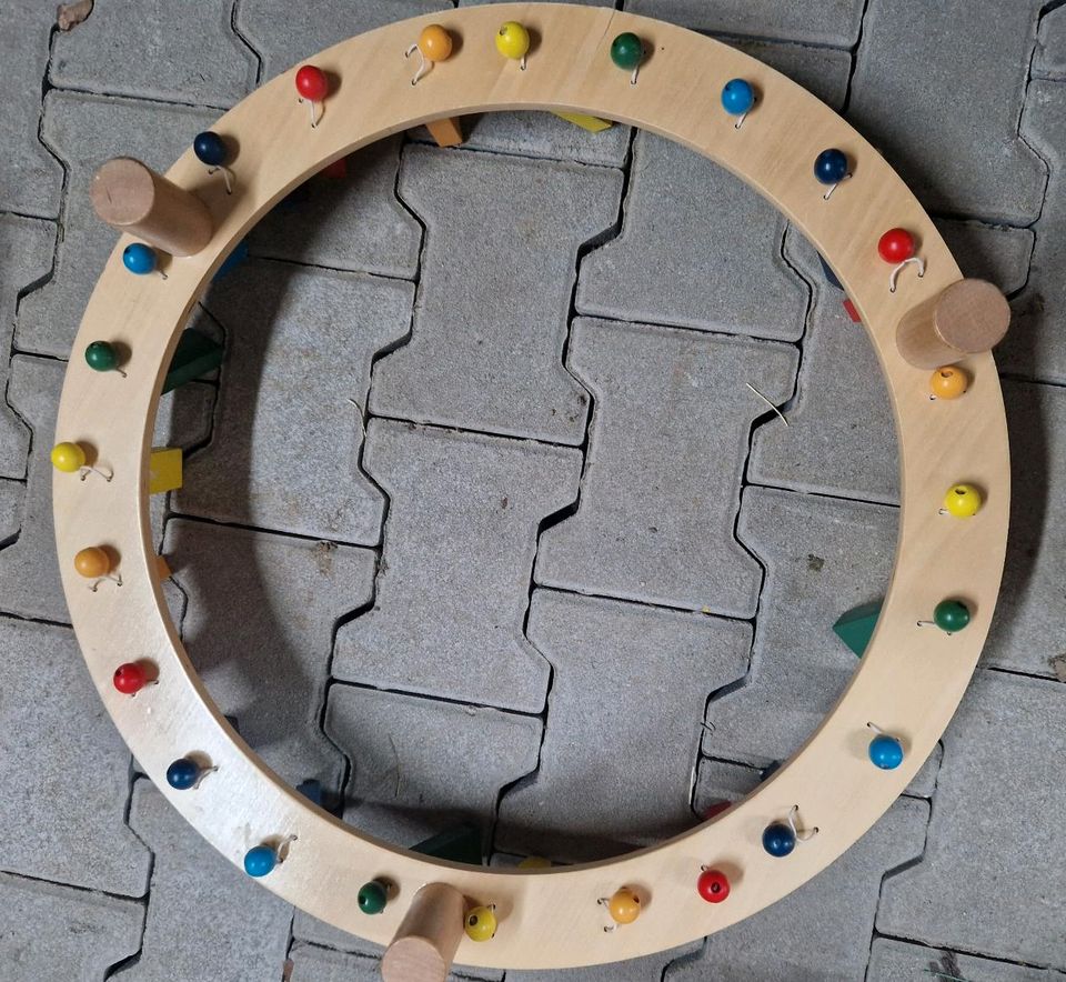 2 Motorik Schleife Domino Holzringe Kinder Spielzeug in Müllheim