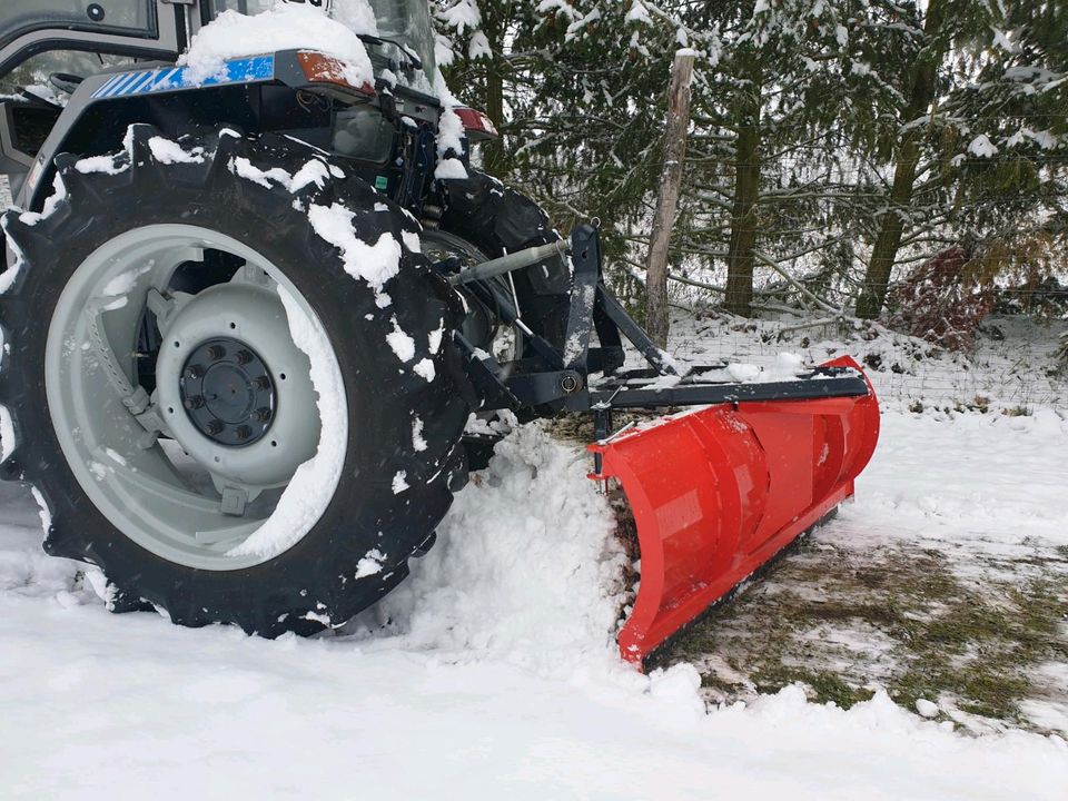 Schnee Schiebeschild heckschiebeschild traktor dreipunkt NEU in Rückersdorf