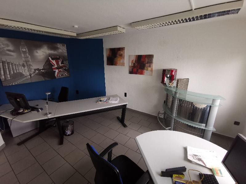 Separater Büroraum 23 m²  innerhalb eines 3-Raum Büros zu Mitbenutzung in Königswinter-Oberpleis in Königswinter