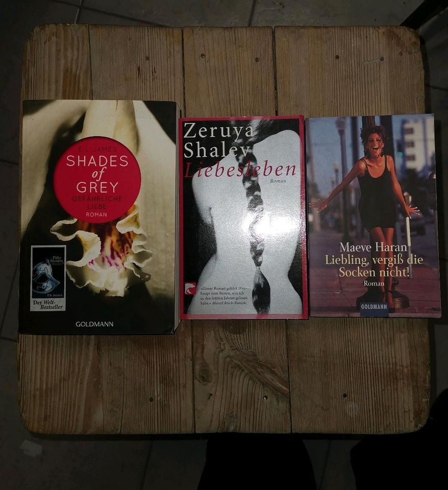 Kriminalromane: Charlotte Link etc; Liebesromane Fifty Shades etc in Knetzgau