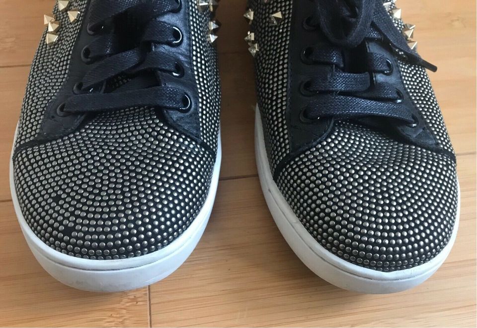 Lola Cruz Schuhe Sneaker Größe 40 schwarz mit Nieten in Wuppertal