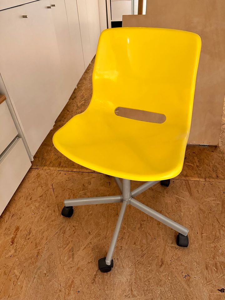 Ikea Snille Drehstühle Kinderstuhl Bürostuhl in Düsseldorf