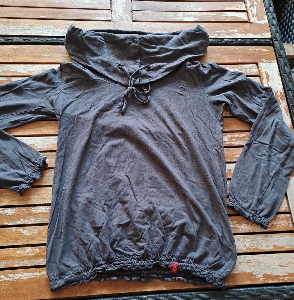 Esprit Damen Longsleeve Langarmshirt Gr. S Wasserfallkragen in St Gangloff