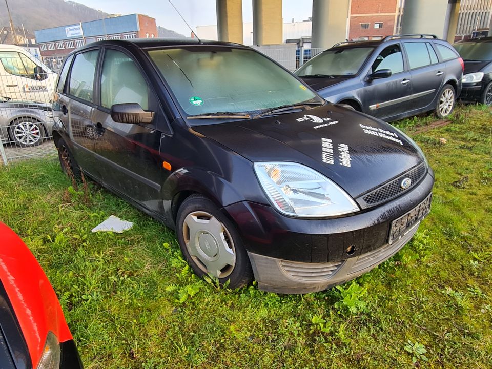 Ford Fiesta Benziner Schlachtfest Ausschlachten Ersatzteile in Herborn