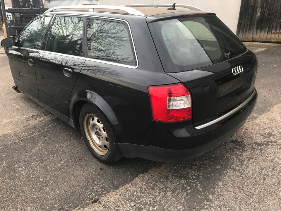 Türe Audi A4 Avant B6,hi-li, schwarz, LZ9W in Rimpar