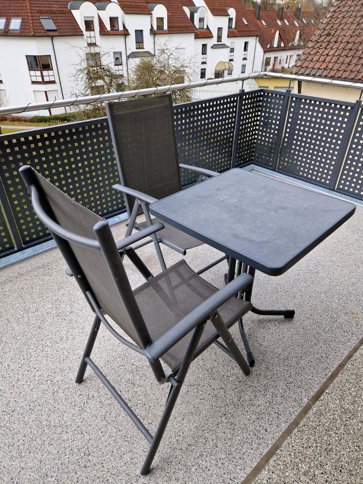 Garten Balkon Tisch und Stühle in Aystetten