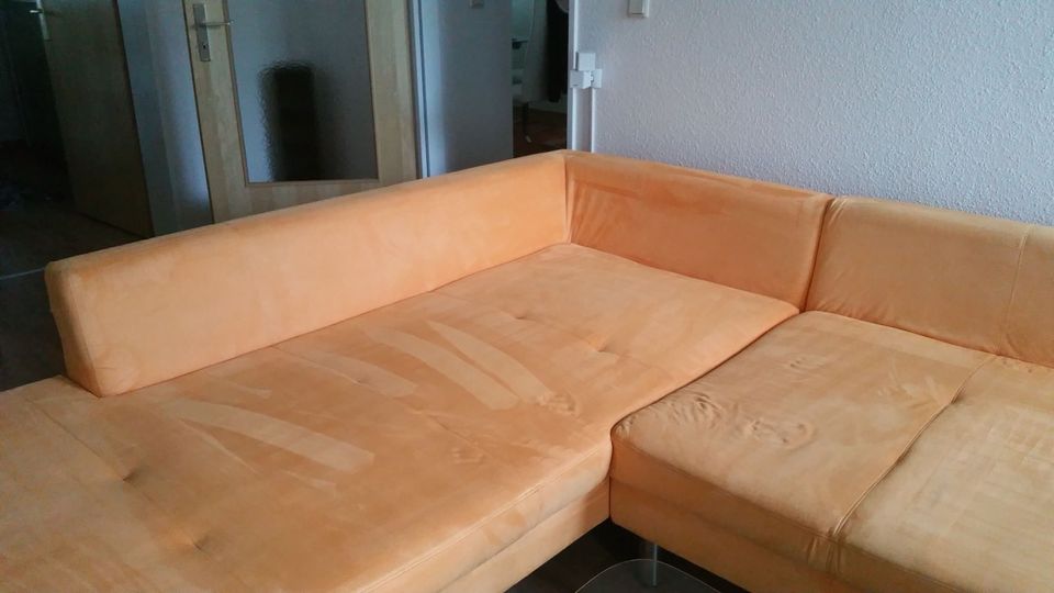 Sofa + Tisch und Wohnzimmerschränke in Leipzig