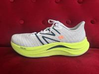 New Balance Laufschuh Fuel Cell Propel v4 WFCPRCA4 Größe 40 Berlin - Zehlendorf Vorschau