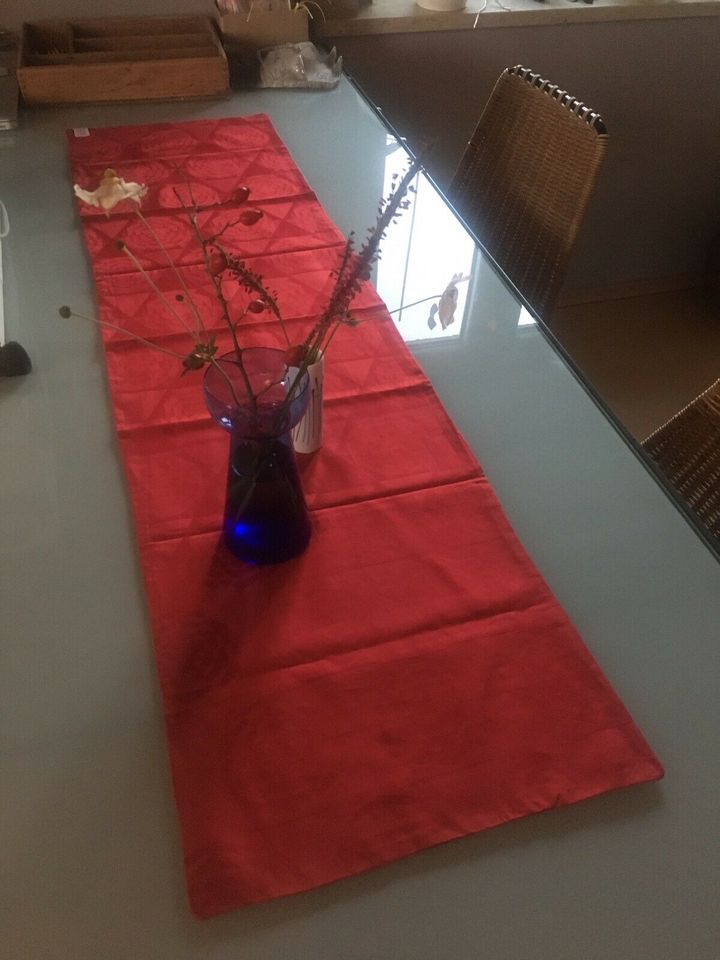Tischläufer, rot/grau, Baumwolle 1,26 x 0,31m in Augsburg