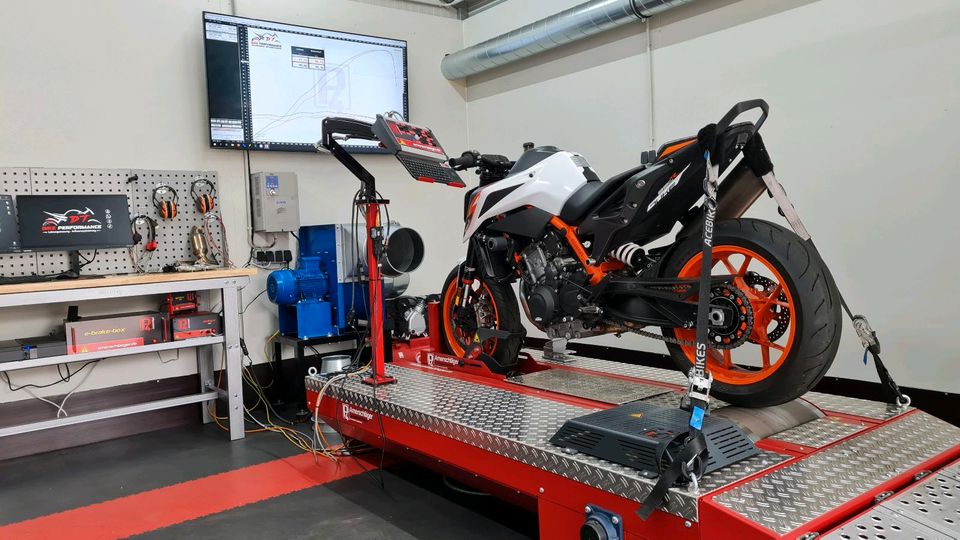 KTM Duke 890 R Leistungssteigerung ECU Optimierung Chiptuning in Bippen